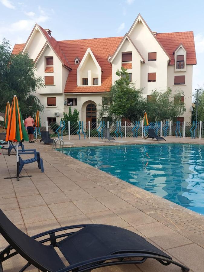 Ifrane Apartment With Swimming Pool Luaran gambar